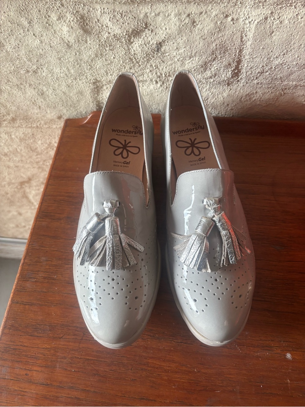 Wonder’s “Madrid” Grey Tasseled Shies-Size 42-New - Picture 1 of 5